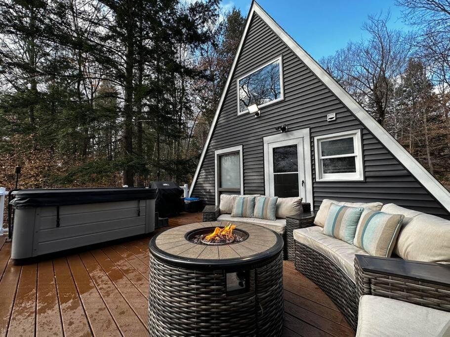 Villa New! Cozy & Modern A-Frame In The Woods W/Hot Tub Tamworth Exterior foto